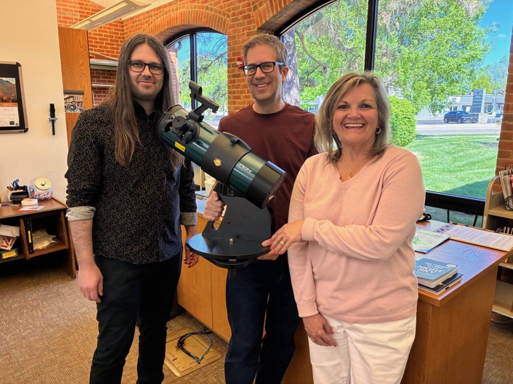 WCAS has donated telescopes like this one for use free of charge to public libraries in Franklin, Lebanon, Mason, and Springboro.